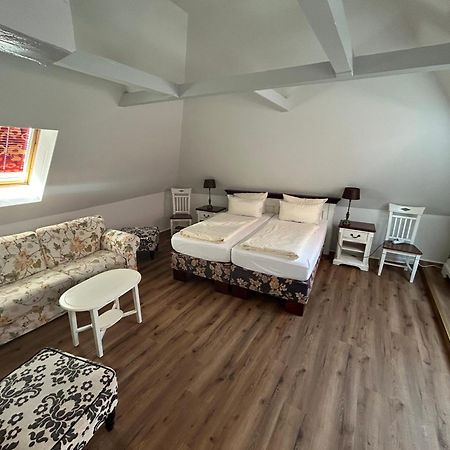 Ratskeller Waren Hotel วาเริน ภายนอก รูปภาพ