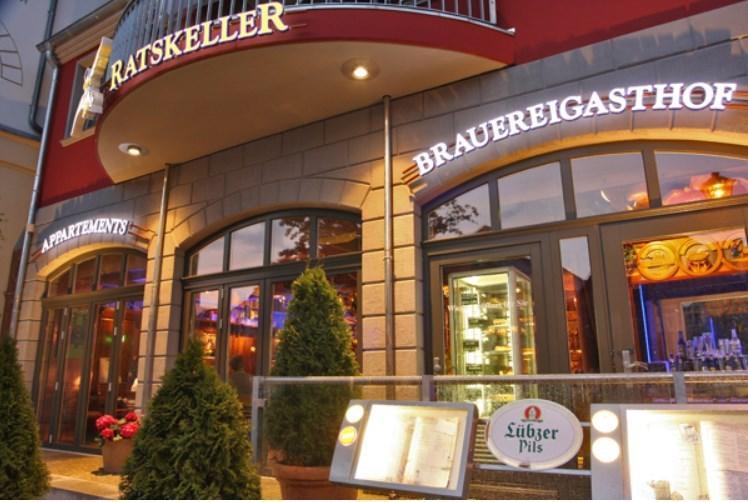 Ratskeller Waren Hotel วาเริน ภายนอก รูปภาพ