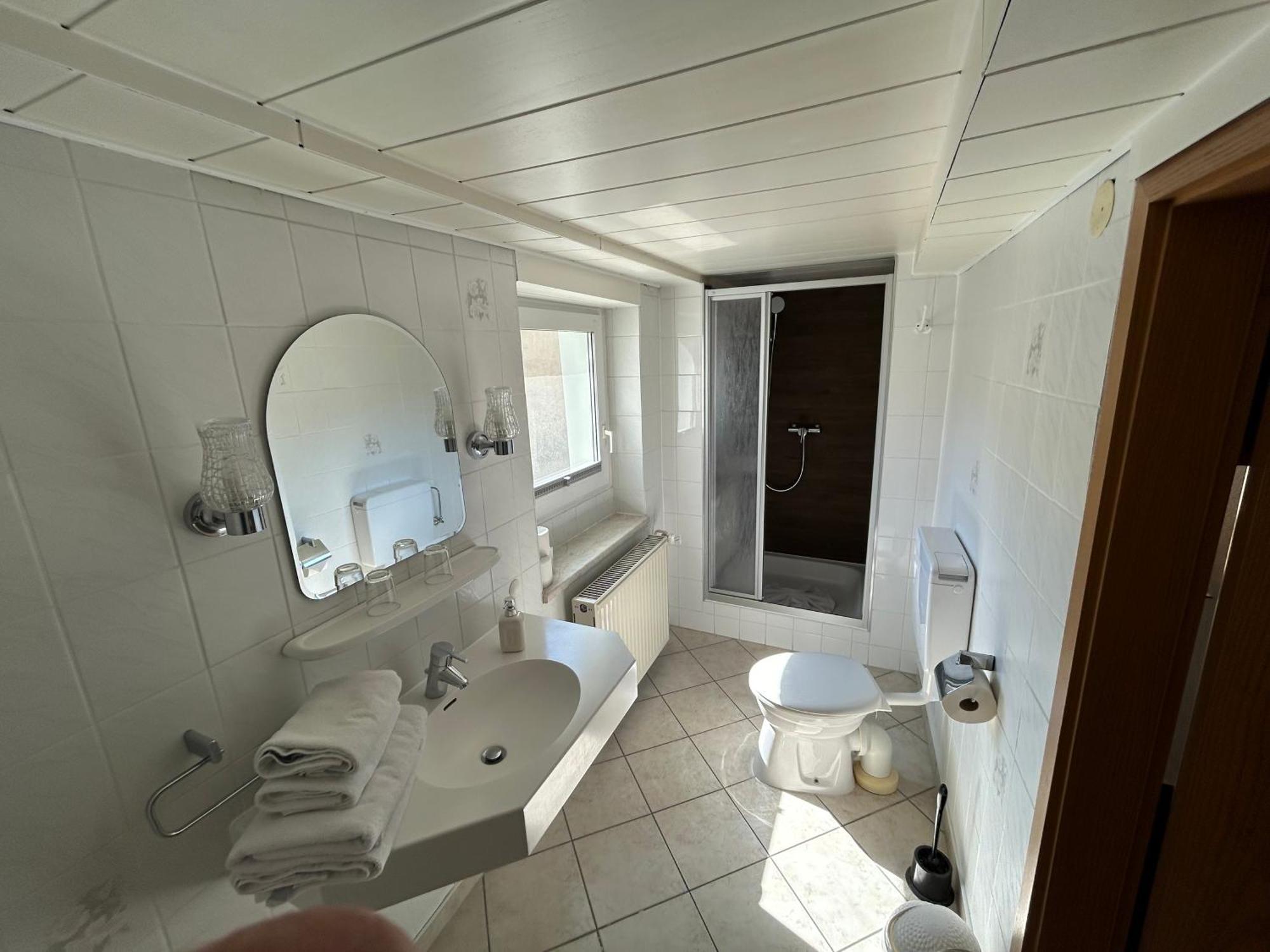 Ratskeller Waren Hotel วาเริน ภายนอก รูปภาพ